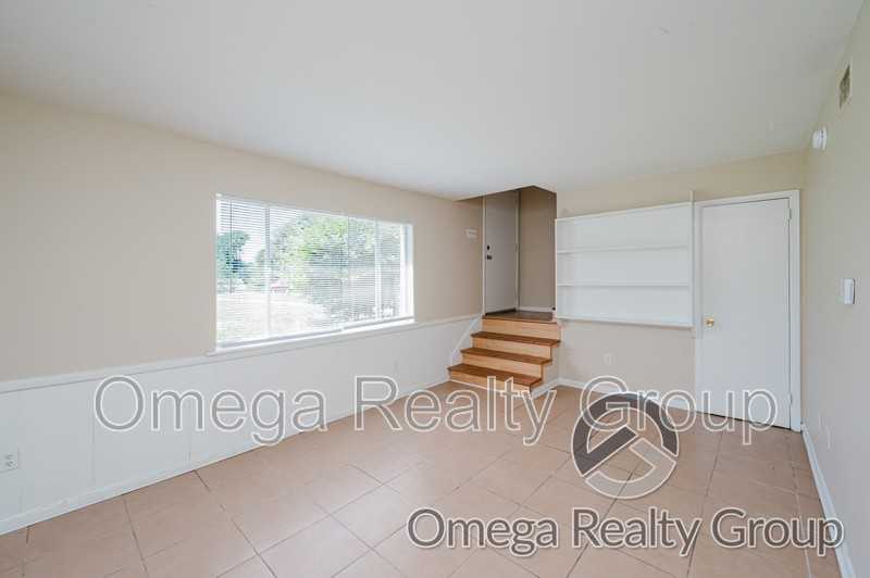 208 Rolling Mill St #7 - Photo 7 of 30