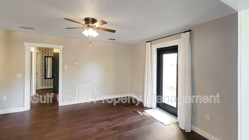 904 17th Ave W - Photo 4 of 17