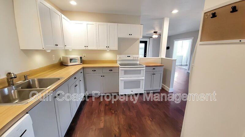 904 17th Ave W - Photo 7 of 17