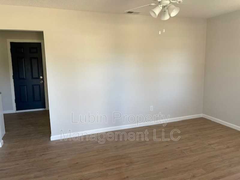 3567 Daggett Rd - Photo 2 of 6