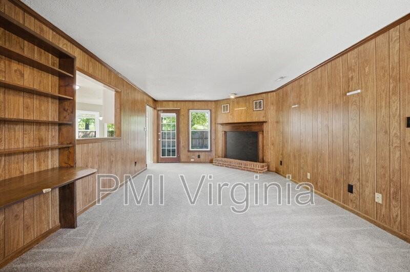 901 Vincent Ct - Photo 7 of 38