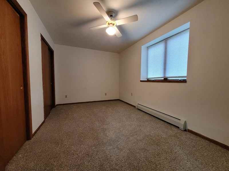220 Robbins St - Photo 7 of 9