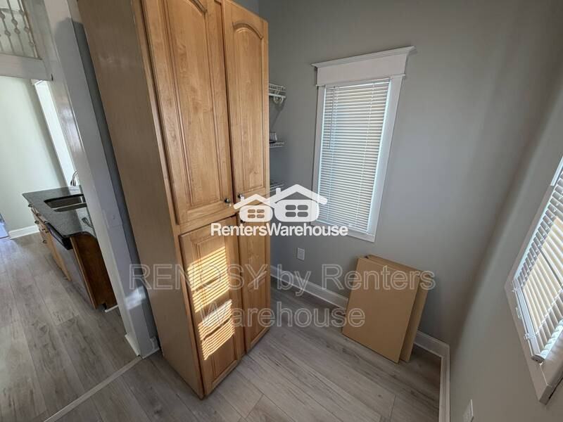 400 Lyndhurst St - Photo 3 of 18