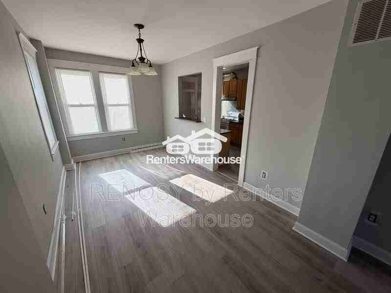 400 Lyndhurst St - Photo 4 of 18