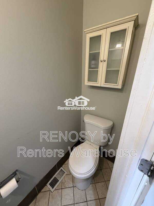 400 Lyndhurst St - Photo 7 of 18