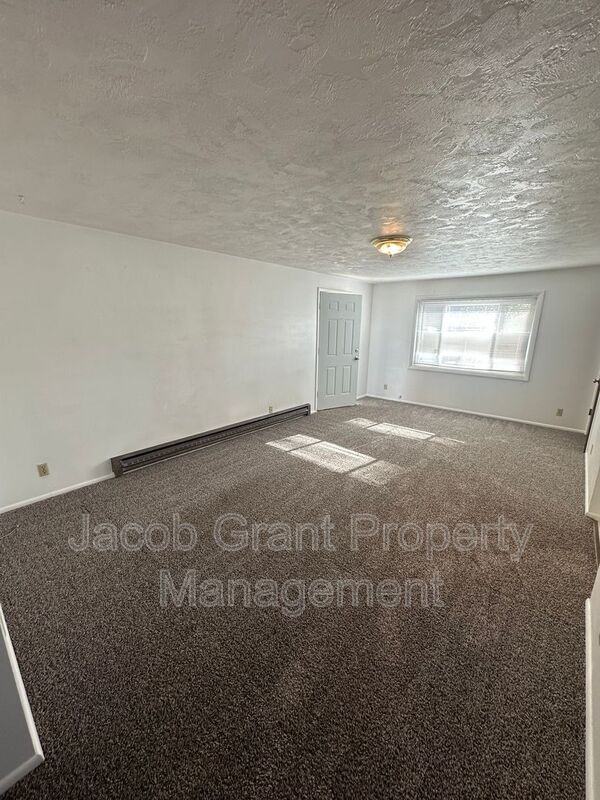 135 W Fremont Ave #3 - Photo 4 of 13