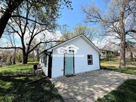 featured image of 4076 Indianola Ave