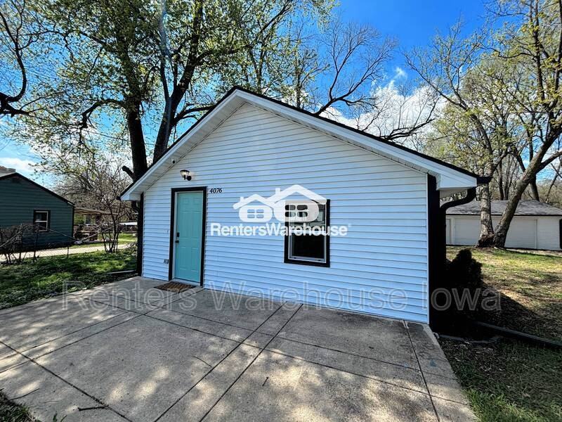 4076 Indianola Ave - Photo 2 of 24