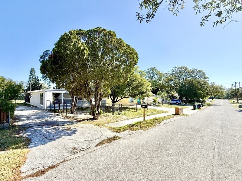 617 Pent St - Photo 4 of 50