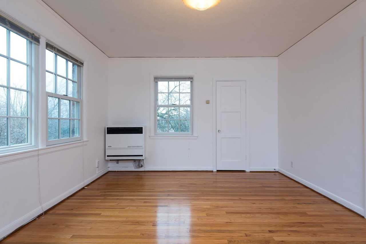 5440 Ne Sandycrest Ter #2 - Photo 6 of 39