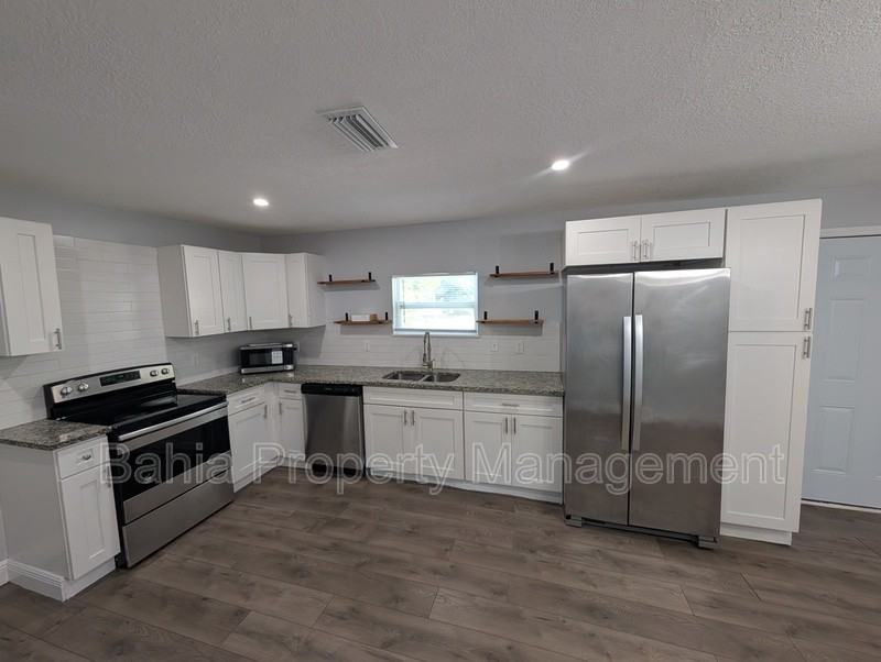 1608 E New Orleans Ave - Photo 3 of 15