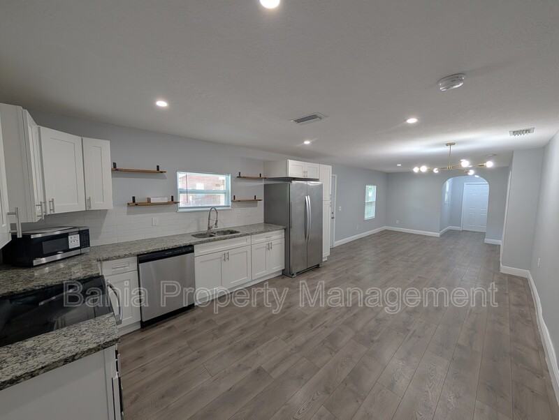 1608 E New Orleans Ave - Photo 5 of 15