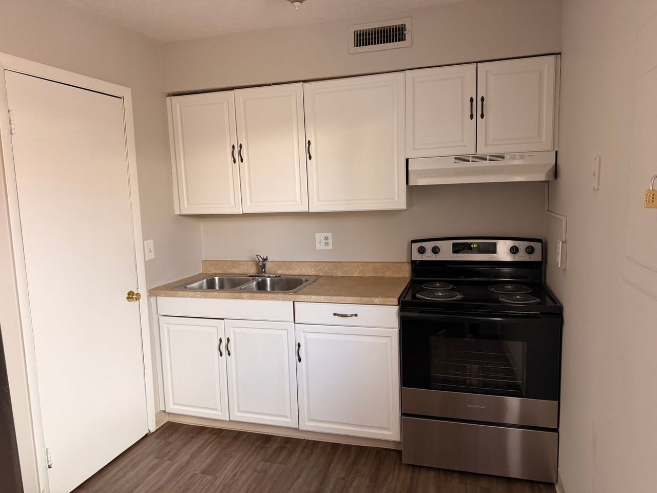 2669 Medary Ave - Photo 5 of 13