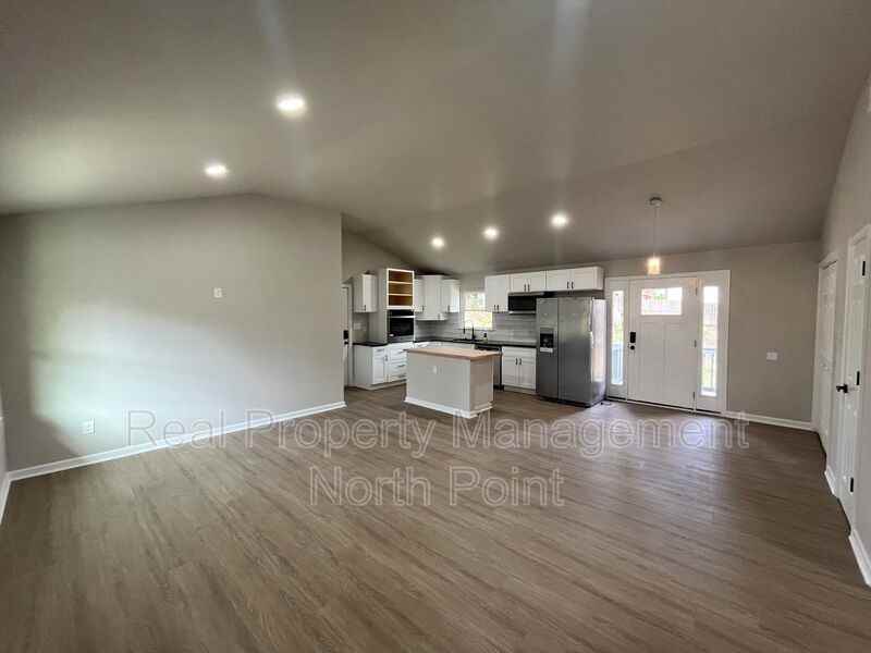 2425 Omaha Rd Sw - Photo 6 of 39