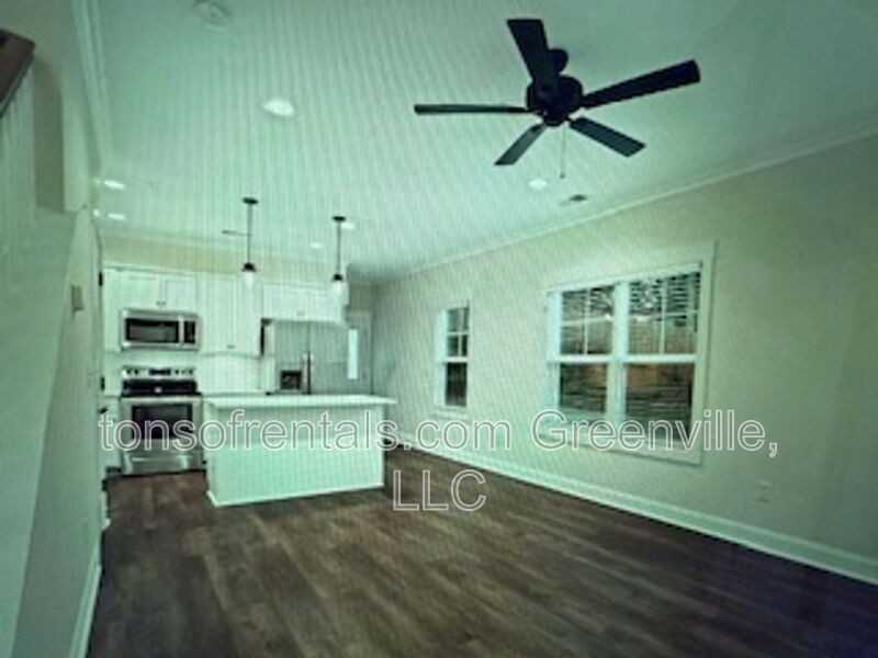 106 Hilton St #B - Photo 5 of 17