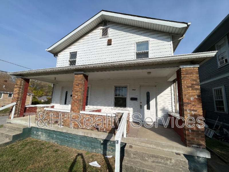 560 Udell St - Photo 3 of 20