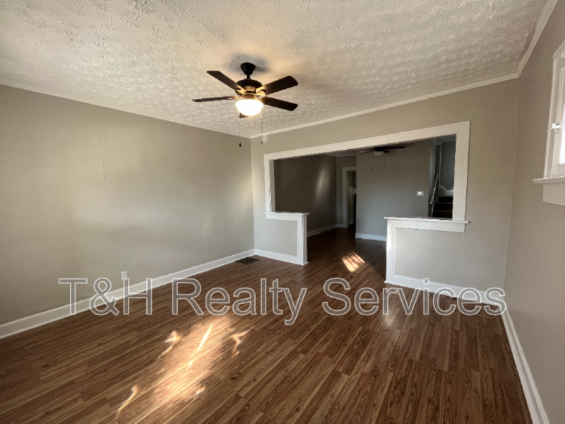 560 Udell St - Photo 6 of 20