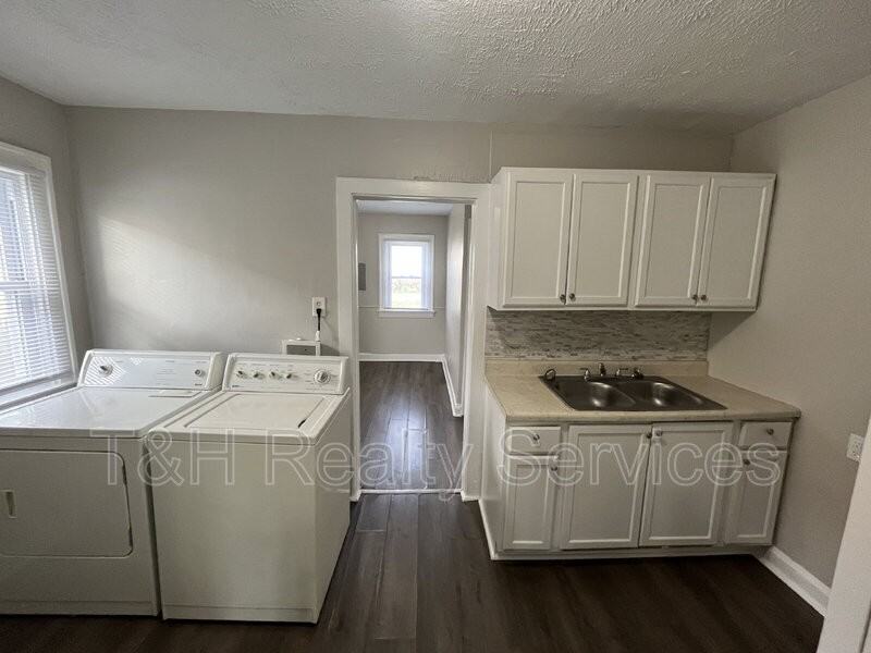 1727 S Randolph St - Photo 7 of 13