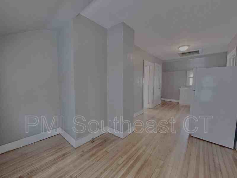 50 Montauk Ave #2 - Photo 4 of 15