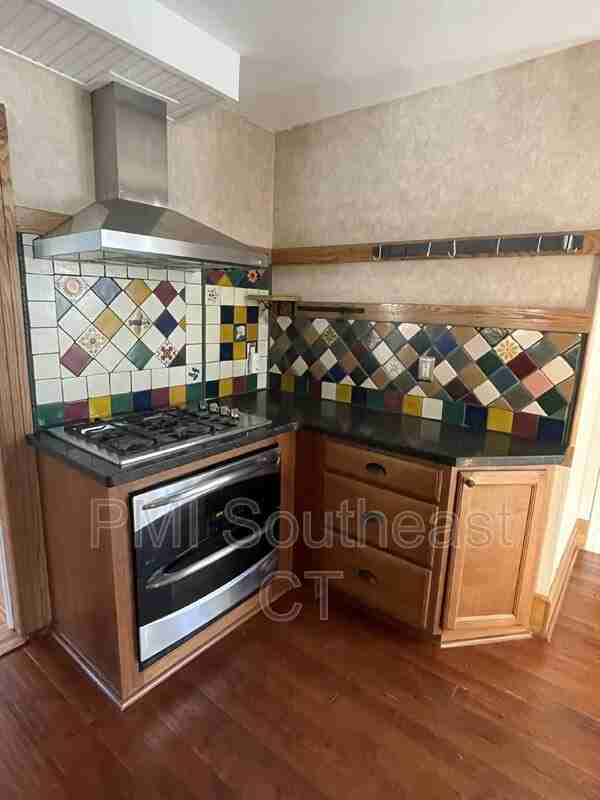 26 Academy Ln - Photo 3 of 29