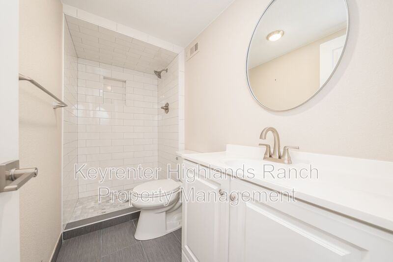 5647 S Foresthill St - Photo 7 of 18