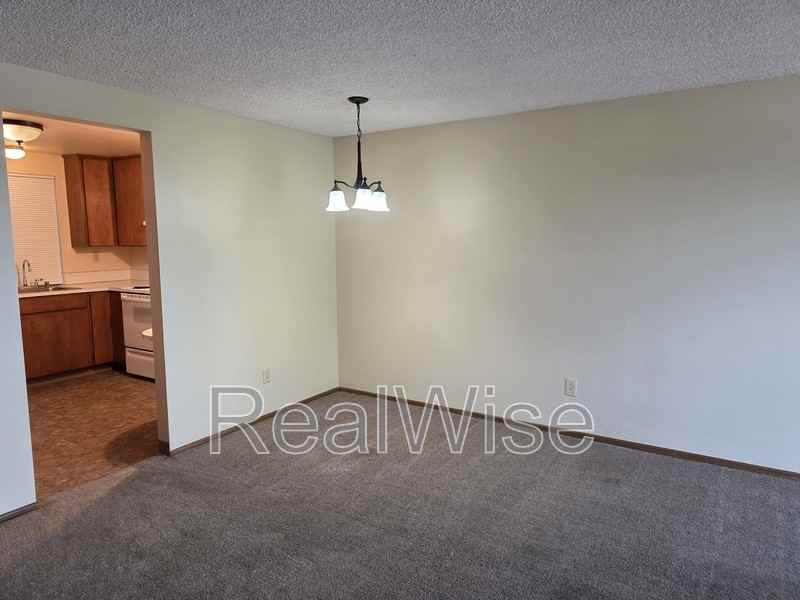 2022 E 6th St #1 - Photo 3 of 14