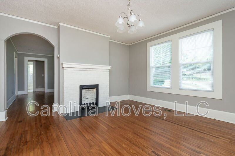 306 Powell St - Photo 7 of 21