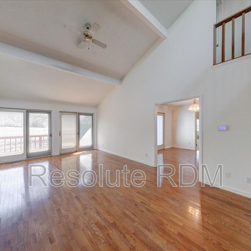 12001 Eastsouth - Photo 6 of 50