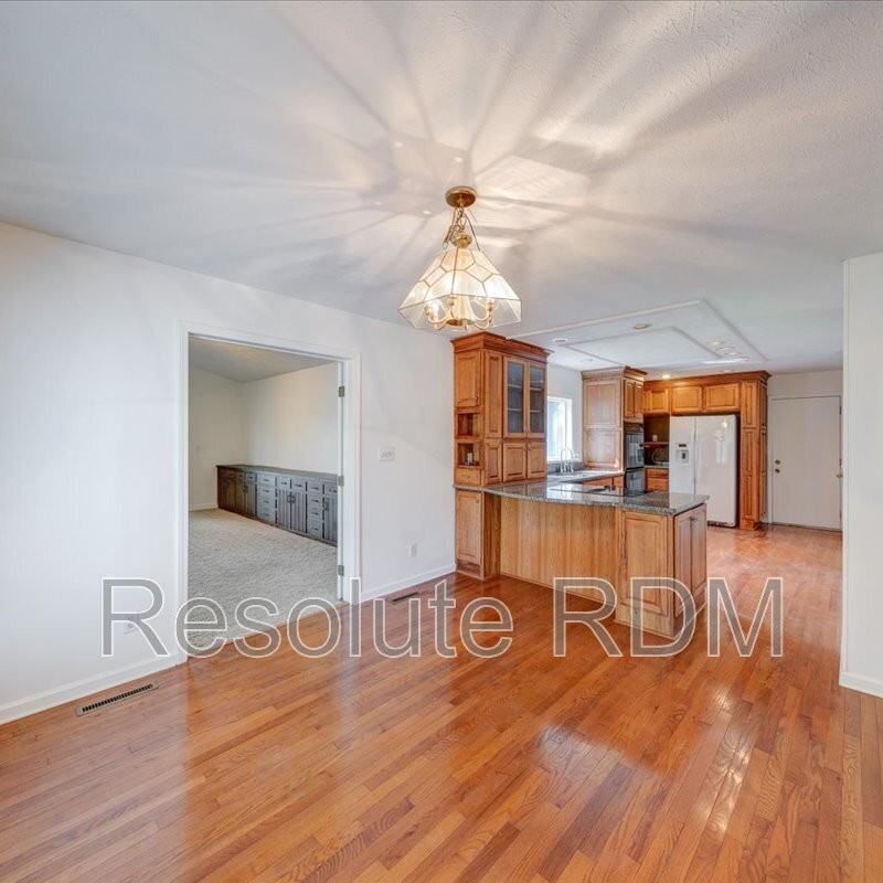 12001 Eastsouth - Photo 7 of 50