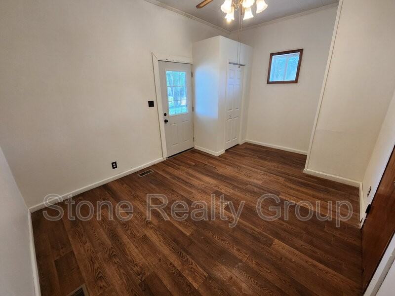 2006 Wabash Ave - Photo 6 of 10