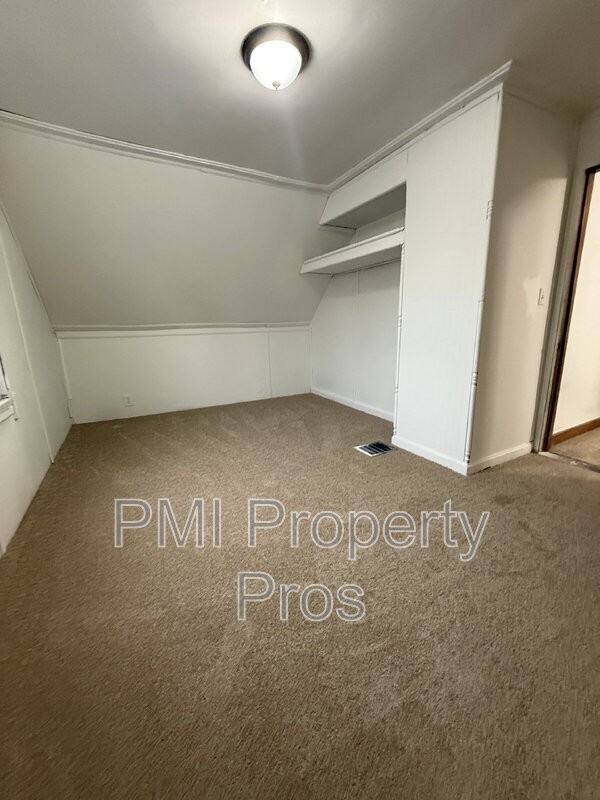 4139 N 50th St - Photo 3 of 23