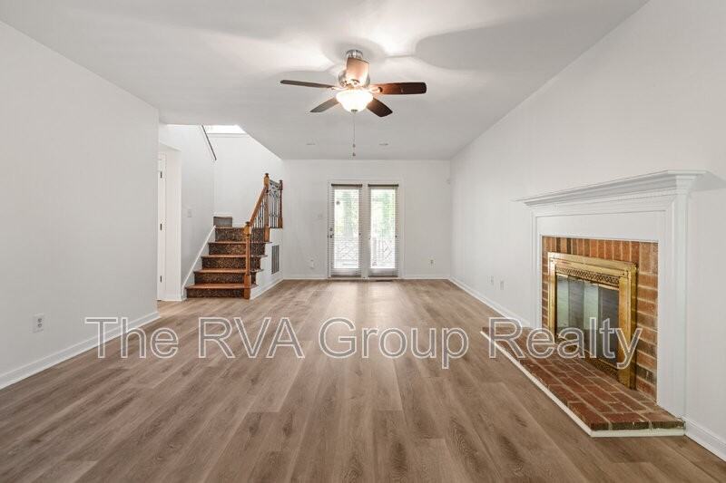 2307 Krossridge Ct - Photo 4 of 46