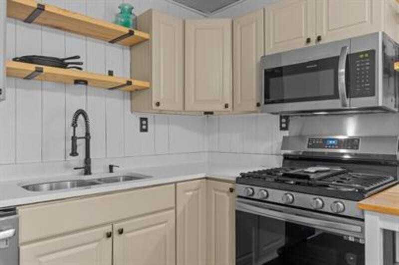 620 E New England Ave - Photo 3 of 36