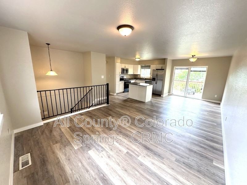 1480 Hiawatha Dr - Photo 2 of 24