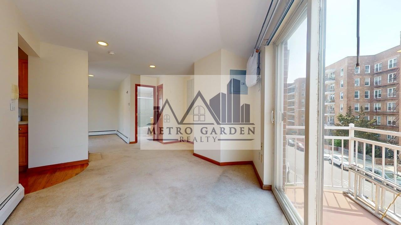 67-08 Exeter Street #3 - Photo 5 of 25