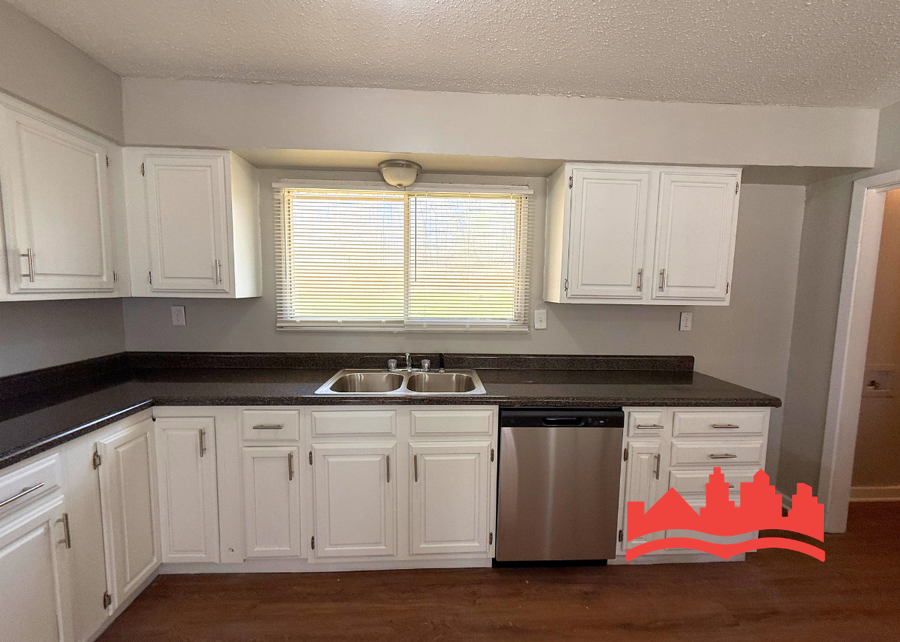 1288 Parkrose Ave - Photo 7 of 17