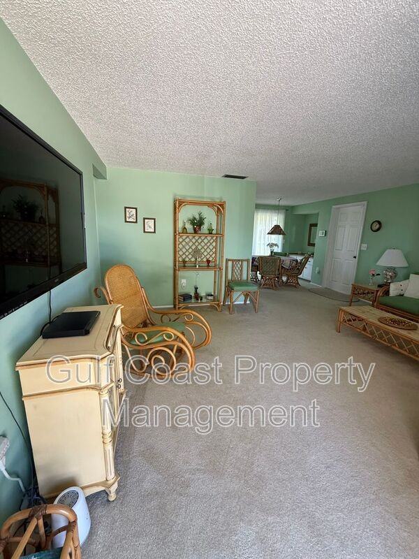 12884 Bacchus Rd - Photo 3 of 40