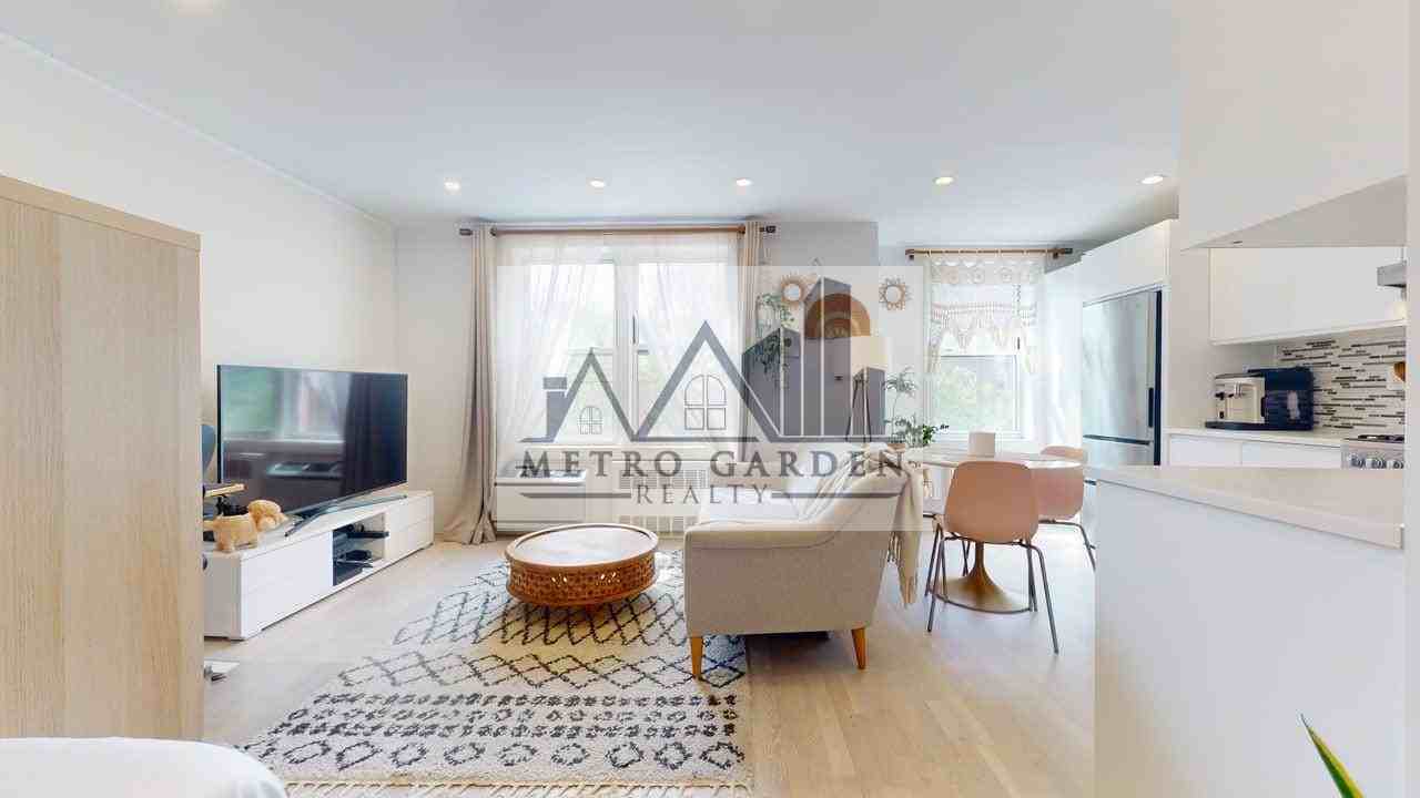 68-15 Selfridge Street #3D - Photo 2 of 32