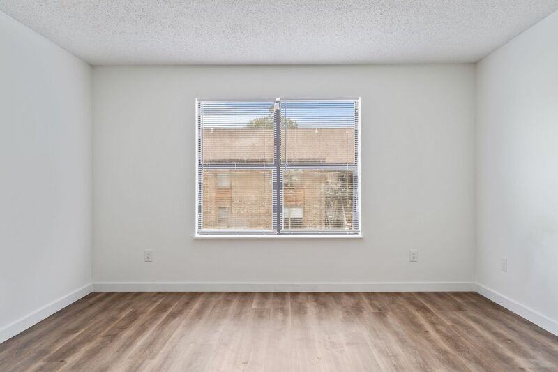 3140 W Greenwood St #75 - Photo 3 of 16