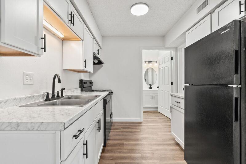 3140 W Greenwood St #75 - Photo 4 of 16