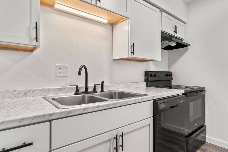 3140 W Greenwood St #75 - Photo 5 of 16