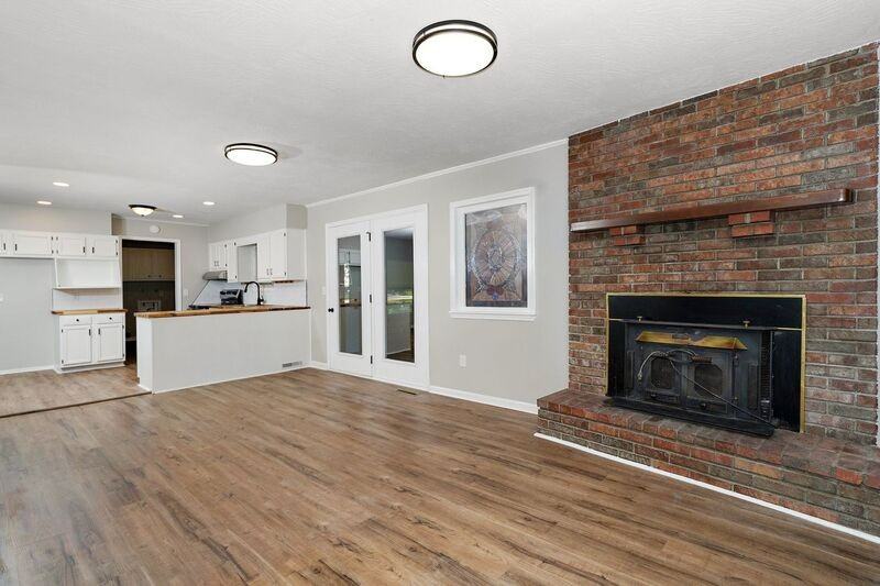 972 N Boston Ln - Photo 4 of 22