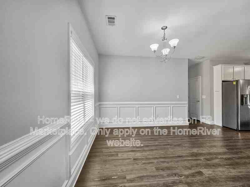 213 Graydon Ct - Photo 3 of 23