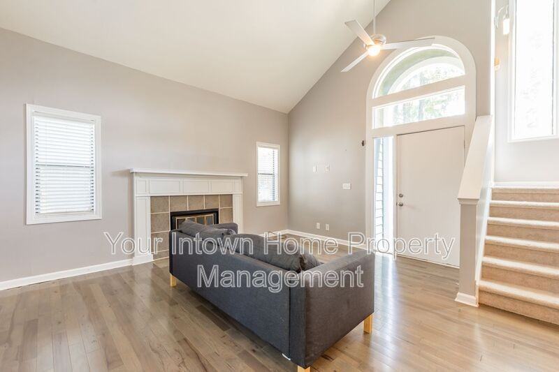 505 Oakdale Rd Ne #2 - Photo 3 of 24