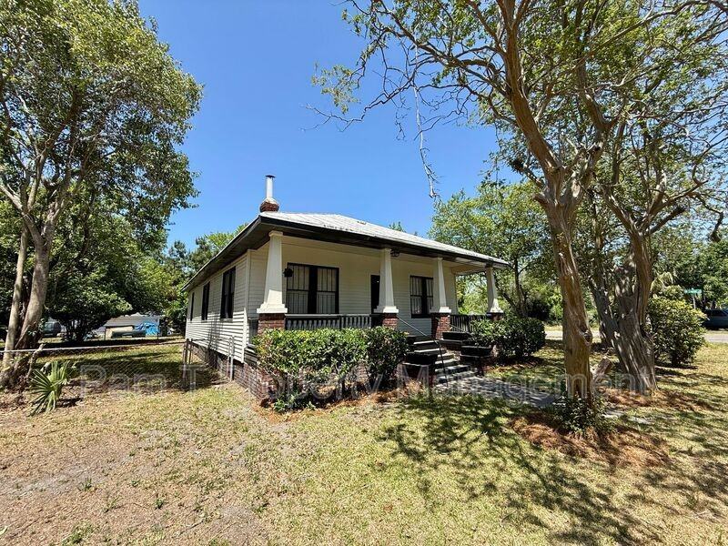 101 Forrest Ave - Photo 3 of 21