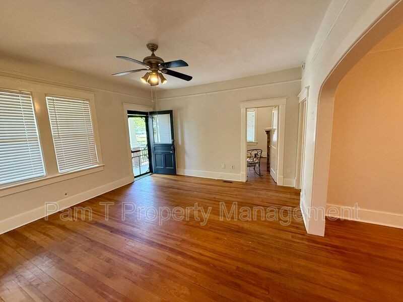 101 Forrest Ave - Photo 6 of 21