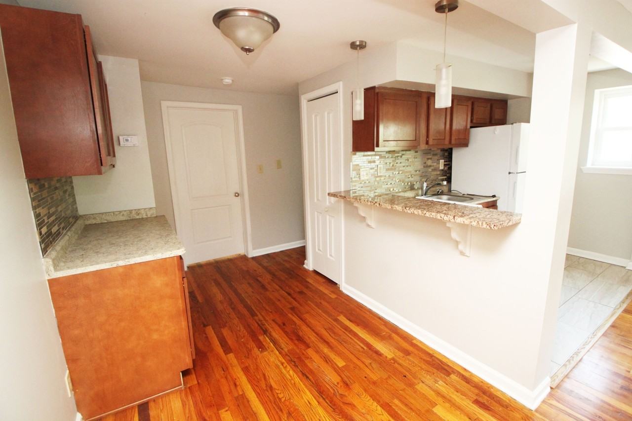 SUMNER PLACE -- 112 - Photo 2 of 8