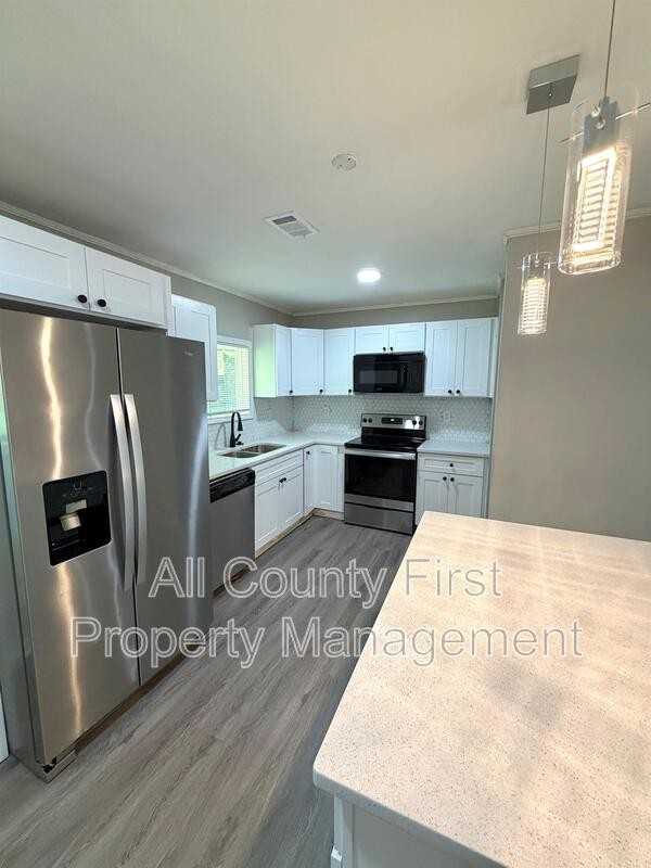 2386 Cresta Dr - Photo 4 of 16