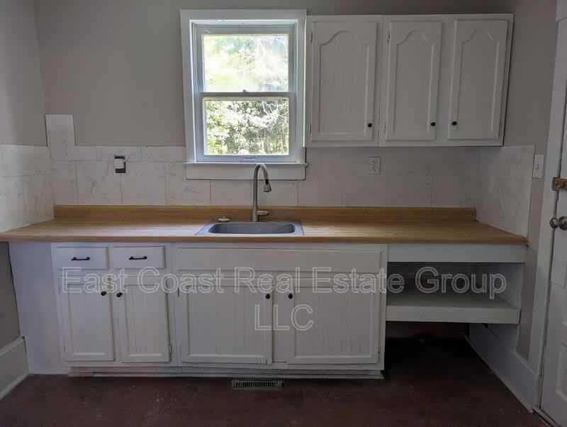 304 1/2 W Martin St - Photo 3 of 38