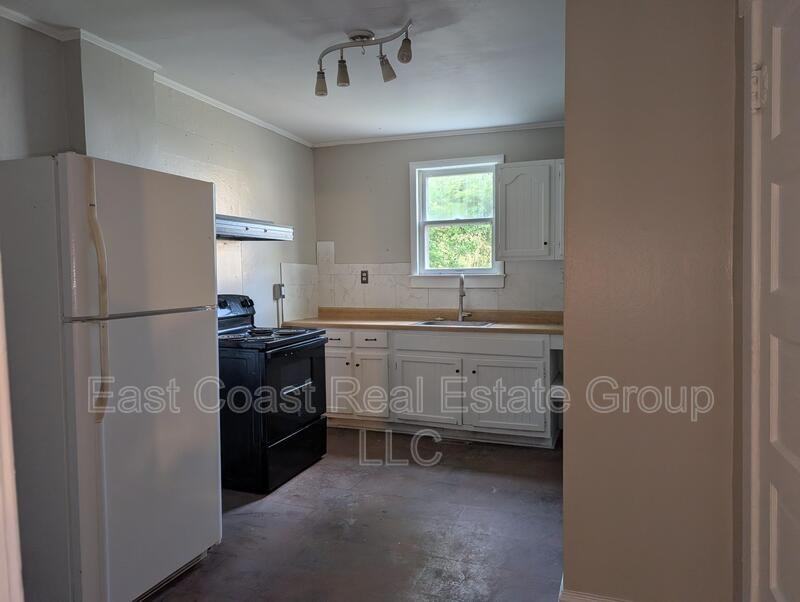 304 1/2 W Martin St - Photo 5 of 38